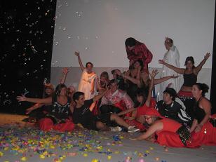 feria en Otura, viernes tarde, 5 sept 2008; teatro: El jorobado de Nôtre Dame